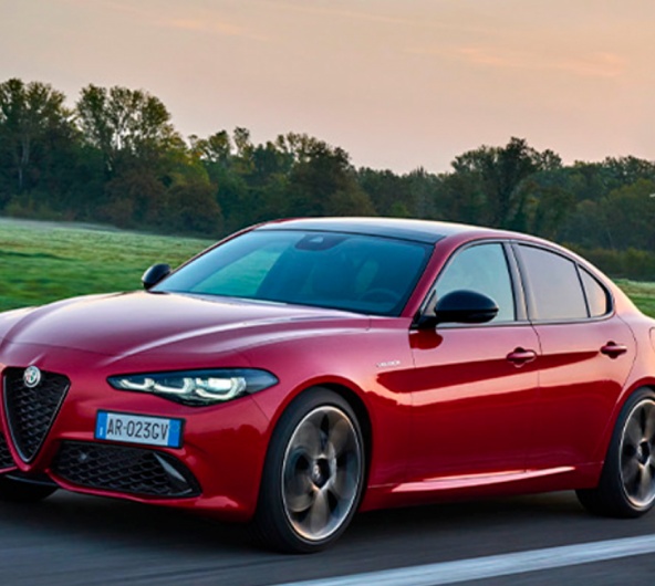 Giulia 2.1 Turbo Diesel 160cv Sprint AT8 Por: 800� /m�s