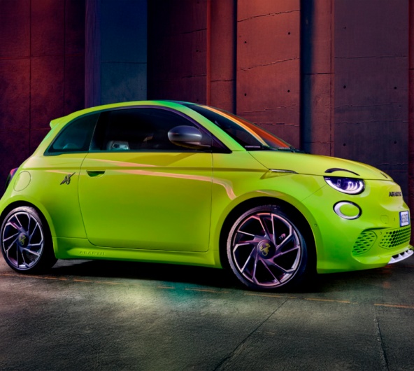 EASY PLAN ABARTH 500e 100% ELÉTRICO Por: 299€/mês* EASY PLAN ABARTH 500e 100% ELÉTRICO Por: 299€/mês*