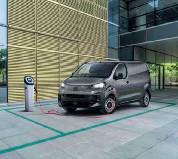 Novo e-Scudo 136cv 50kWh L2H1 - Série 3 Por 470 €/mês (S/IVA)* Novo e-Scudo 136cv 50kWh L2H1 - Série 3 Por 470 €/mês (S/IVA)*