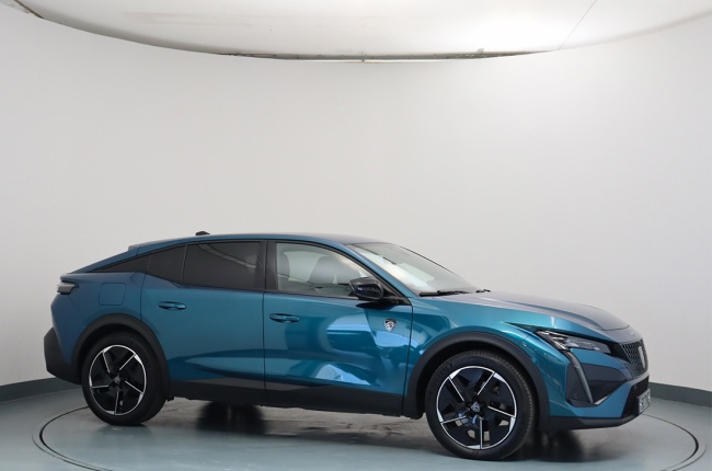 Peugeot 408 GT Plug-In Hybrid Peugeot 408 GT Plug-In Hybrid