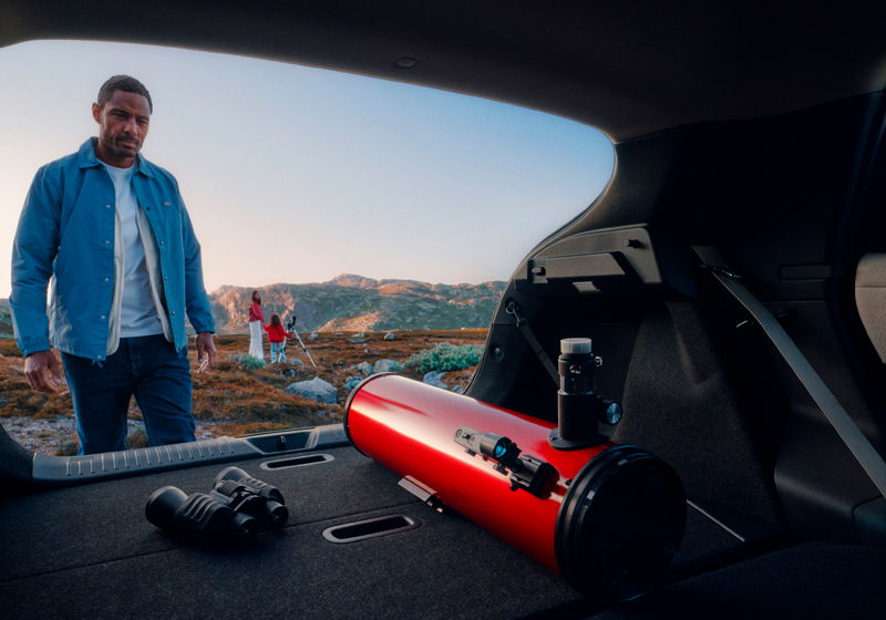Espa�o para explorar Nissan LEAF
