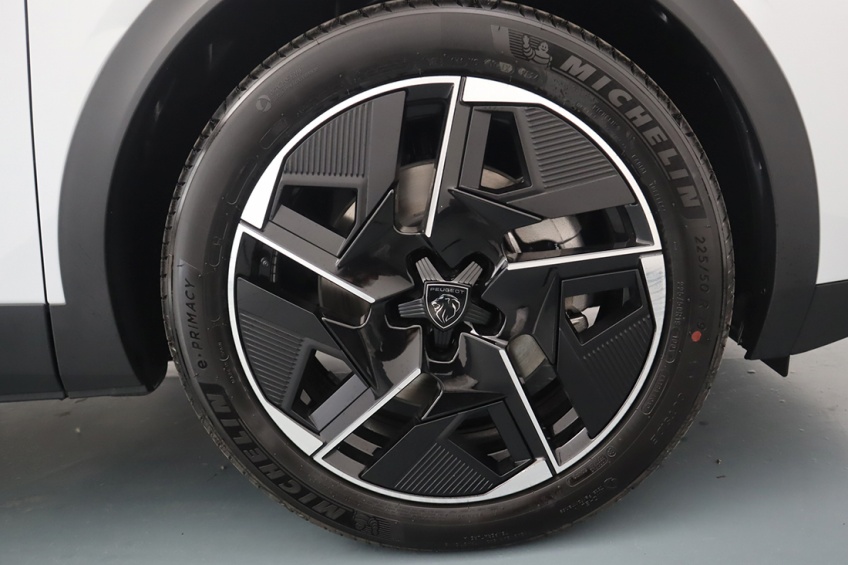 Peugeot E-408 GT ELETRICO 210 CV - BATERIA 58 KWH