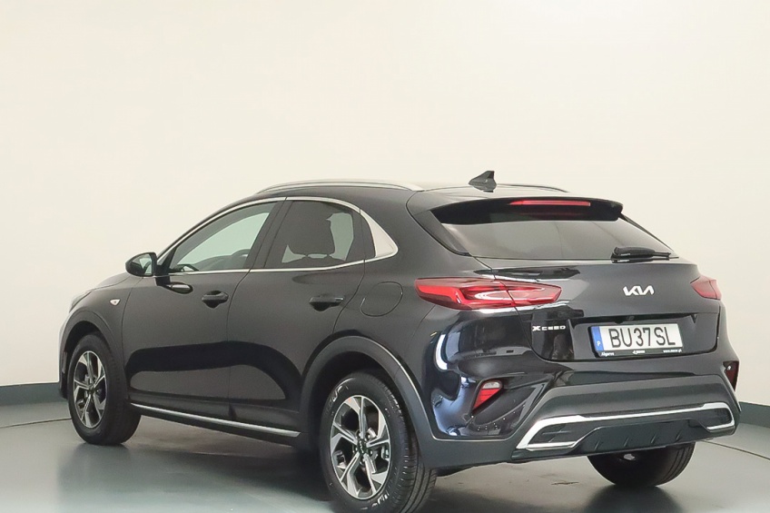 Kia XCEED 1.0T-GDi 6MT DYNAMIC