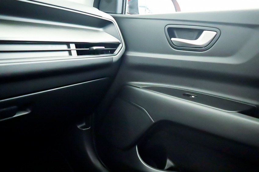 Kia STONIC 1.0T-GDi 6MT DRIVE