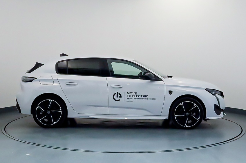 Peugeot E-308  BATERIA 54 KWH FIRST EDITION