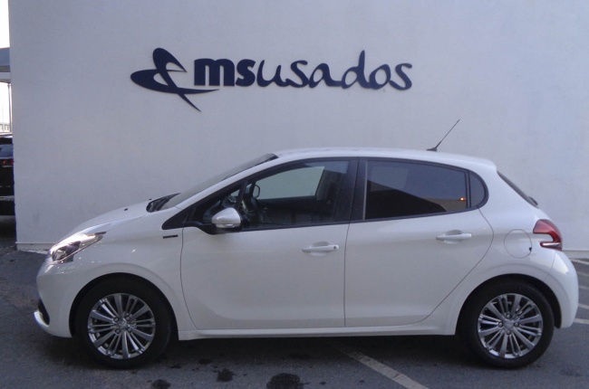 Peugeot 208 Signature 1.2 82CV 5P Peugeot 208 Signature 1.2 82CV 5P