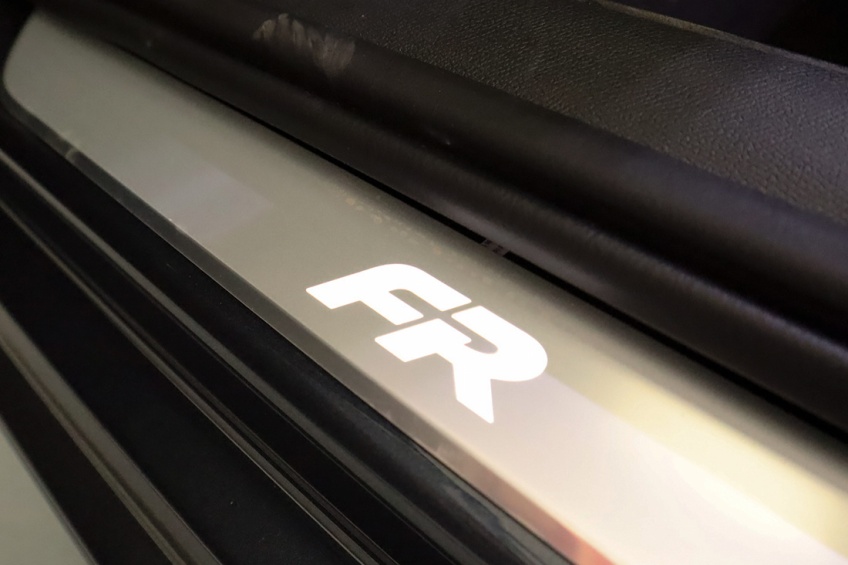 Seat LEON ST 1.5 E-HYBRID PLUG-IN  DSG FR PLUS 6V AUTONOMIA AT 131 KM