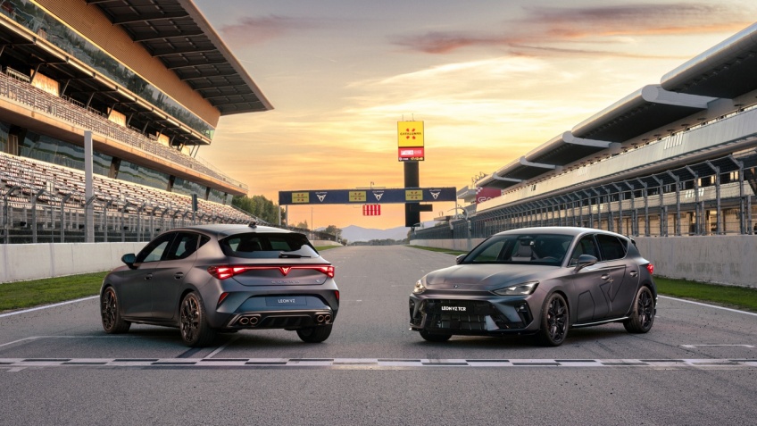 Da pista para a estrada: os novos CUPRA Leon VZ TCR e CUPRA Leon VZ Extreme 325 levam o esprito da competio para as ruas.