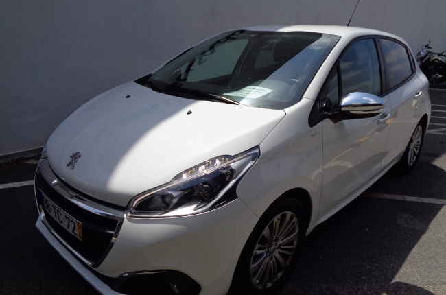 Peugeot 208 Style 1.2 82CV 5P Peugeot 208 Style 1.2 82CV 5P