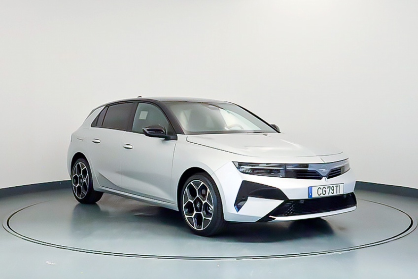Opel ASTRA 5P GS Hybrid