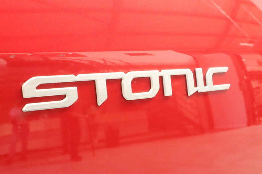 Kia STONIC 1.0T-GDi 6MT DRIVE