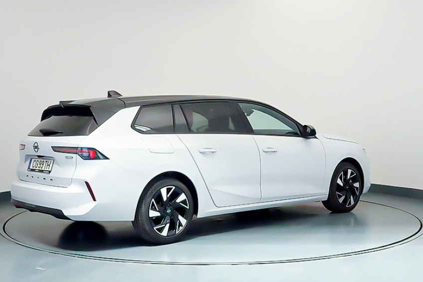 Opel ASTRA SPORTS TOURER