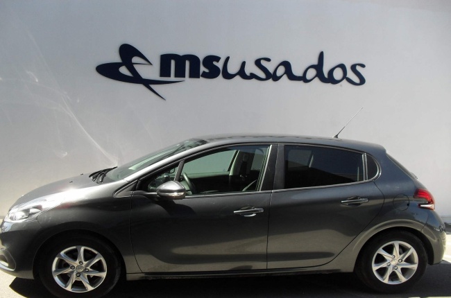 Peugeot 208 1.2 PURETECH 82CV 5P Peugeot 208 1.2 PURETECH 82CV 5P