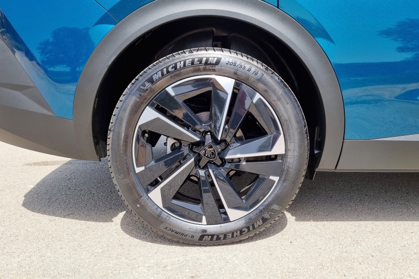 Peugeot 408 Allure Pack 1.2 PureTech 130 Cv EAT8 Auto