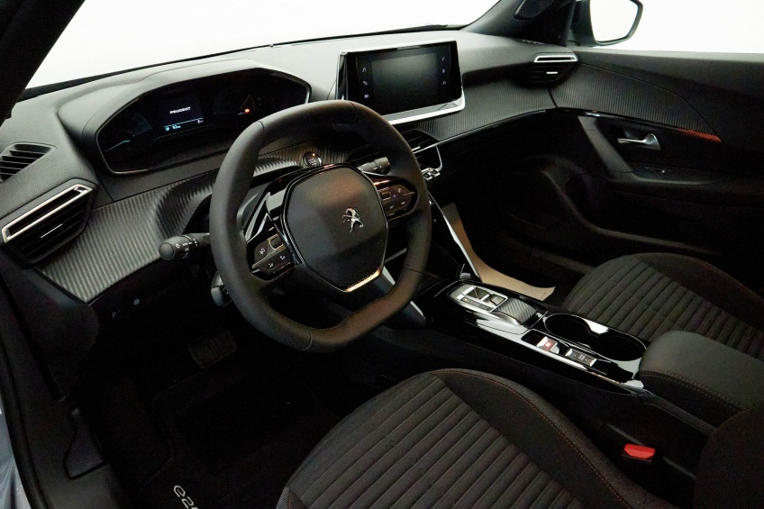 Peugeot 2008 E Active Pack 136 Cv