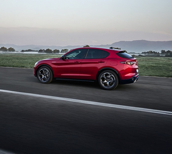 STELVIO 2.2 Turbo Diesel 210Cv SPRINT AT8 Q4 DESCUBRA O ALFA ROMEO STELVIO, DESDE 850/ ms