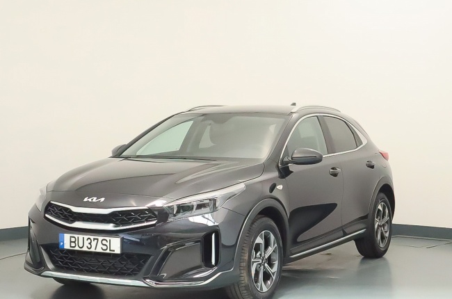 Kia XCEED 1.0T-GDi 6MT DYNAMIC Kia XCEED 1.0T-GDi 6MT DYNAMIC