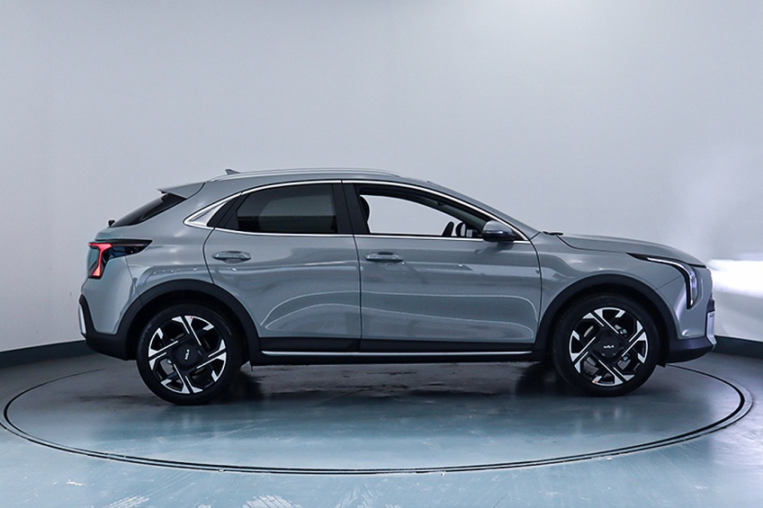 Kia XCEED 1.0 T-GDI 6MT DRIVE