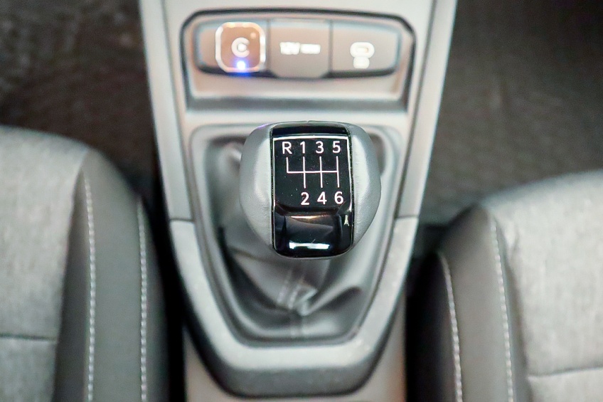 Abarth STONIC 1.0T-GDi 6MT DRIVE