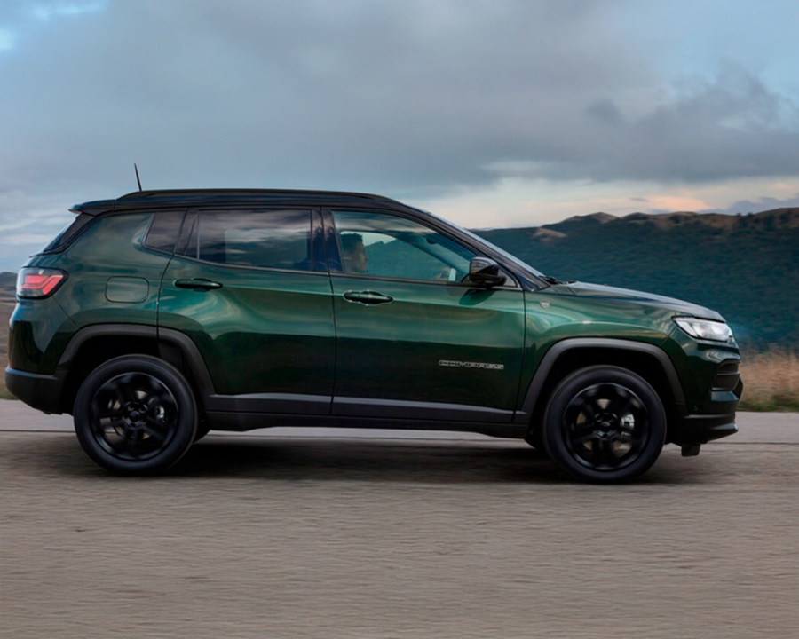 JEEP COMPASS Plug-in HYBRID 4XE POR 325€/MÊS JEEP COMPASS Plug-in HYBRID 4XE POR 325€/MÊS