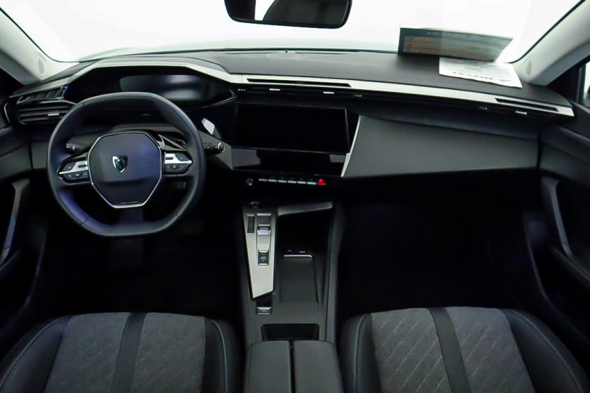 Peugeot 408 ALLURE PLUG-IN HYBRID e-EAT8