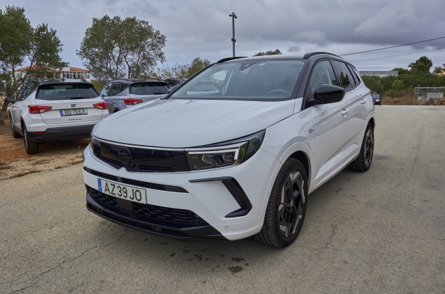 Opel GrandLand GSe 1.6 PHEV 300 Cv Auto Opel GrandLand GSe 1.6 PHEV 300 Cv Auto