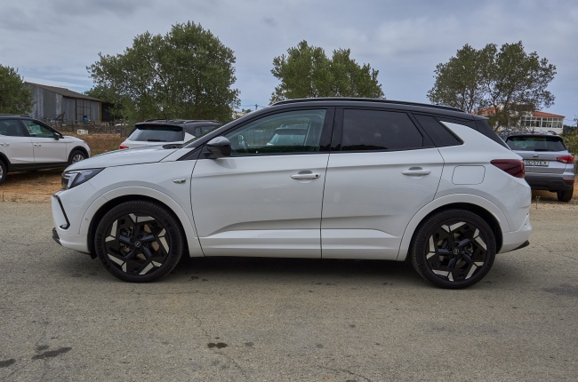 Opel GrandLand GSe 1.6 PHEV 300 Cv Auto Opel GrandLand GSe 1.6 PHEV 300 Cv Auto