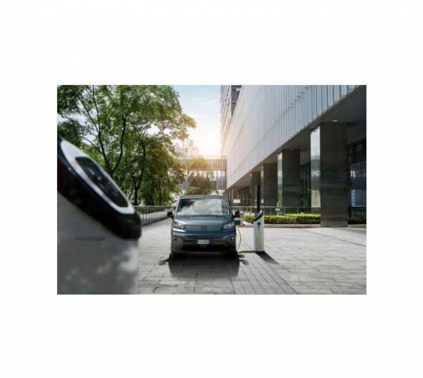 Novo eDobl 136cv 50kWh Curta - Srie 3 - 3 LUGARES  Por 420 /ms (S/IVA)*
