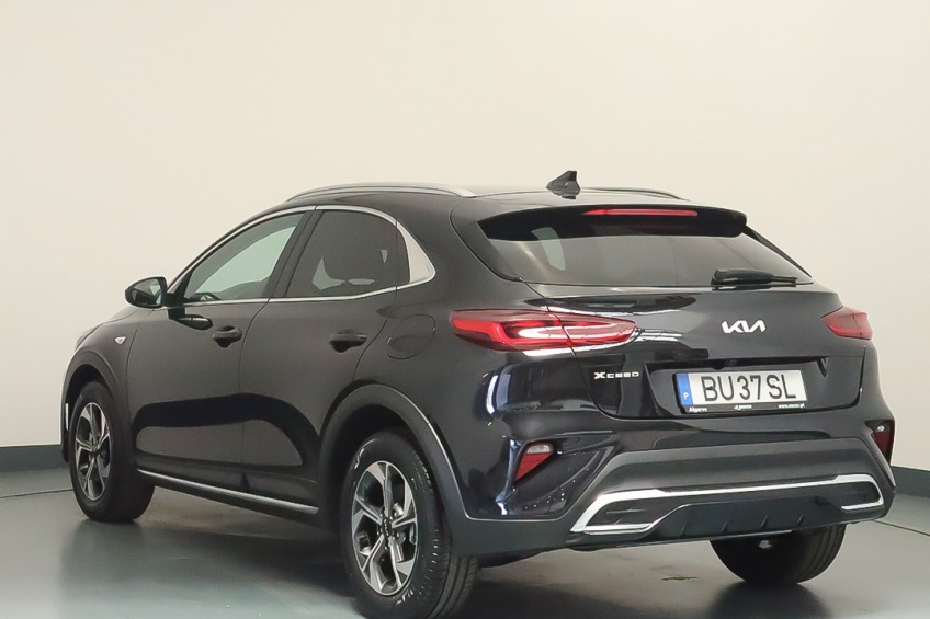 Kia XCEED 1.0T-GDi 6MT DYNAMIC