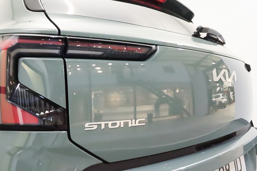Kia Stonic 1.0T-GDi 6MT DRIVE