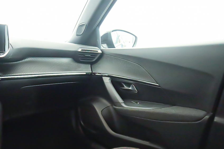 Peugeot 2008 STYLE HYBRID 145CV E-DCS6