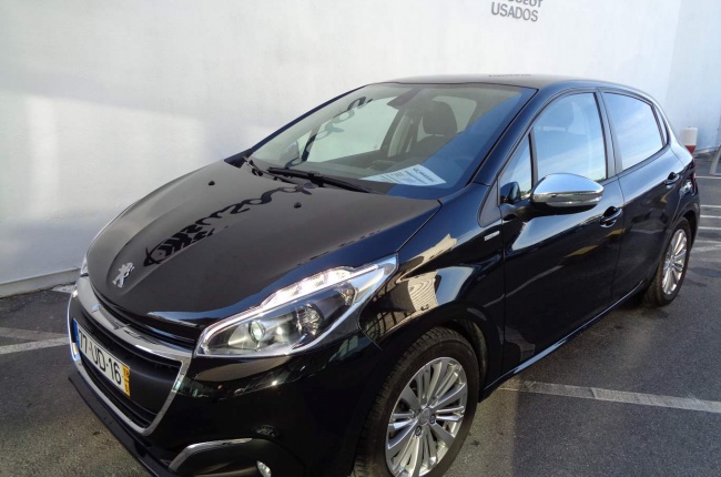 Peugeot 208 Style 1.2 82CV 5P Peugeot 208 Style 1.2 82CV 5P