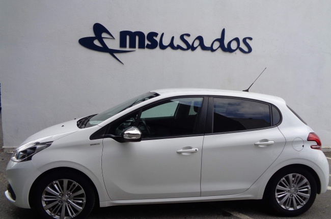 Peugeot 208 Style 1.2 82CV 5P Peugeot 208 Style 1.2 82CV 5P