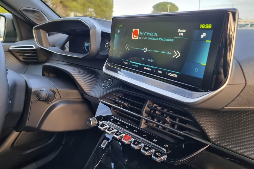 Peugeot 2008 E Allure Pack 136 Cv