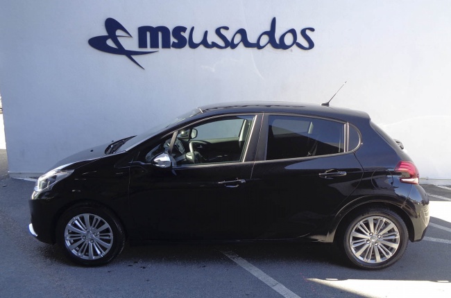 Peugeot 208 Signature 1.2 82CV 5P Peugeot 208 Signature 1.2 82CV 5P