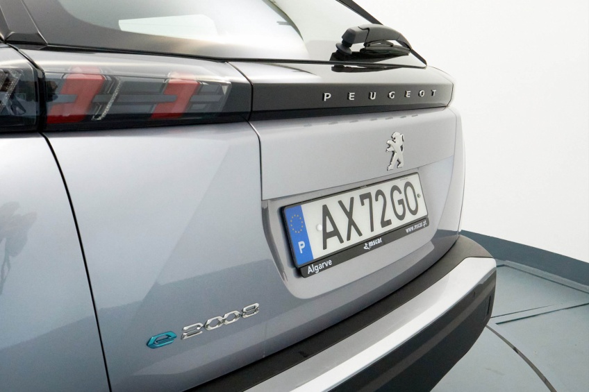 Peugeot 2008 E Active Pack 136 Cv