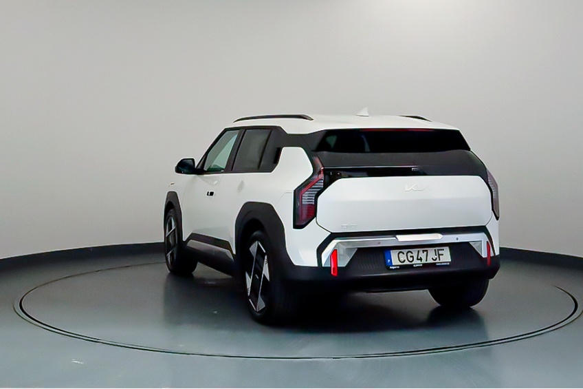 Kia EV3 TECH 82KWH