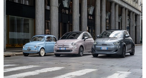 No seu 65º aniversário, o Fiat 500 lidera a indústria automóvel elétrica em Itália e na Alemanha durante o primeiro semestre de 2022