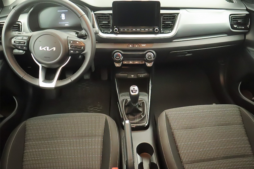 Kia STONIC 1.0T-GDi 6MT DRIVE