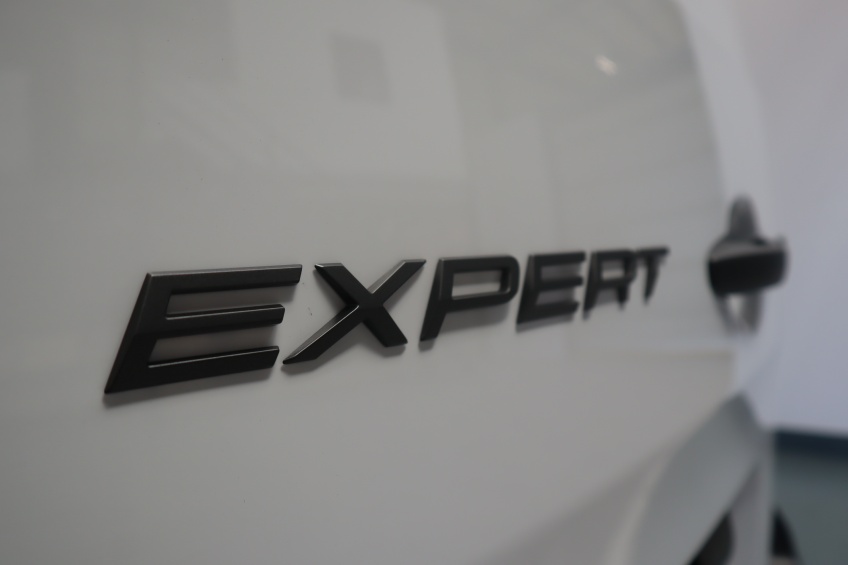 Peugeot EXPERT EXPERT STANDARD 1.5BHDI 120CV