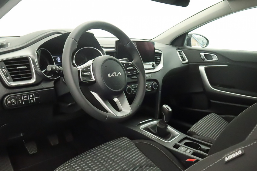 Kia XCEED 1.0T-GDi 6MT DYNAMIC