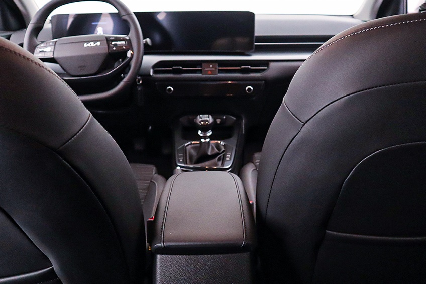 Kia XCEED 1.0 T-GDI 6MT DRIVE