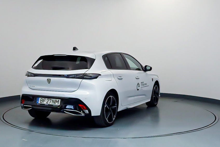 Peugeot E-308  BATERIA 54 KWH FIRST EDITION