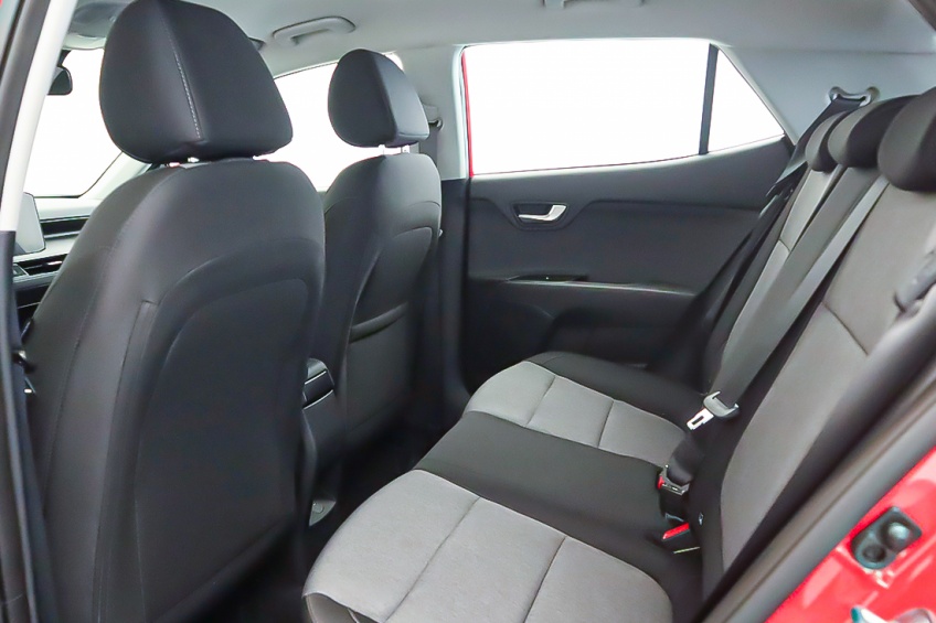 Kia STONIC 1.0T-GDi 6MT DRIVE