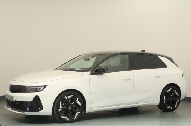 Opel Astra GSe 1.6T PHEV 225 Cv CAE8 Auto Opel Astra GSe 1.6T PHEV 225 Cv CAE8 Auto