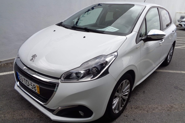 Peugeot 208 Style 1.2 82CV 5P Peugeot 208 Style 1.2 82CV 5P