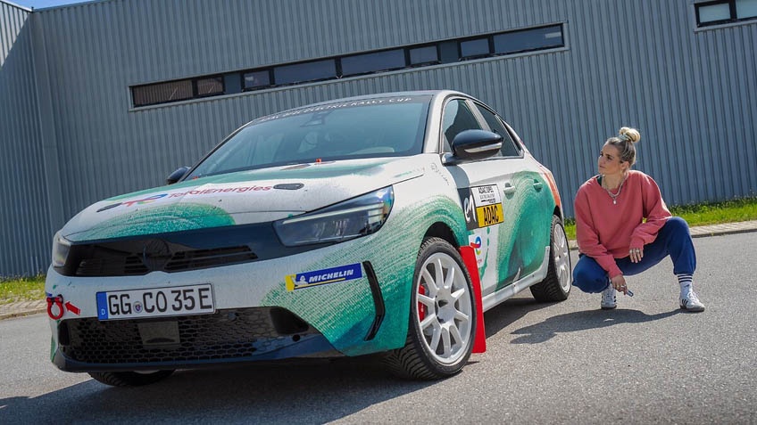O pioneiro automvel eltrico de ralis em verso Art Car com uma mensagem: O Opel Corsa Rally Electric desenhado por Elisa Klinkenberg