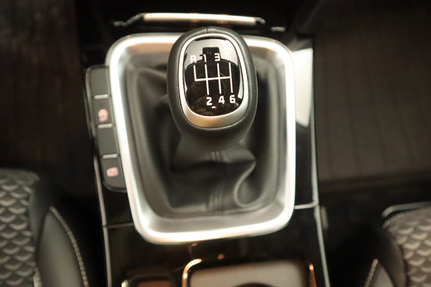 Kia KIA XCEED 1.0T-GDi 6MT TECH