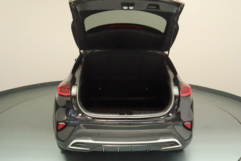 Kia XCEED 1.0T-GDi 6MT DYNAMIC