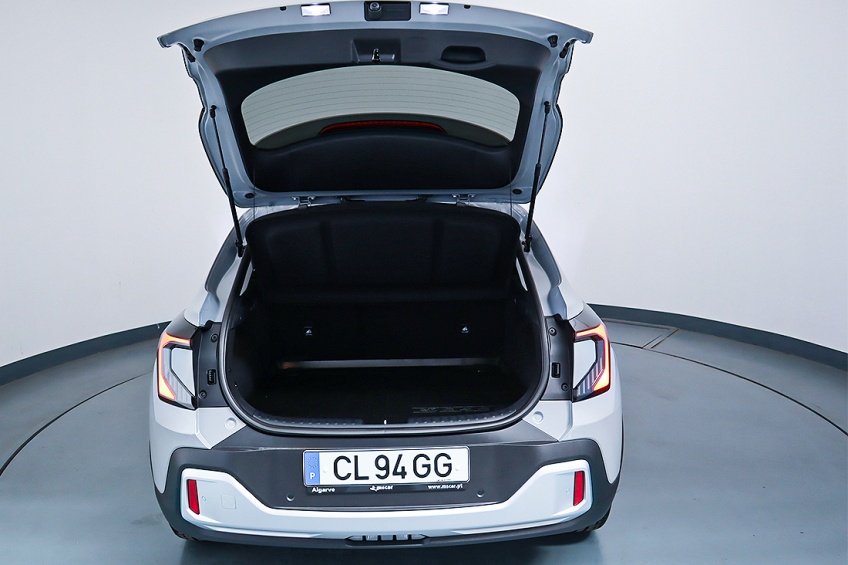 Kia XCEED 1.0 T-GDI 6MT DRIVE